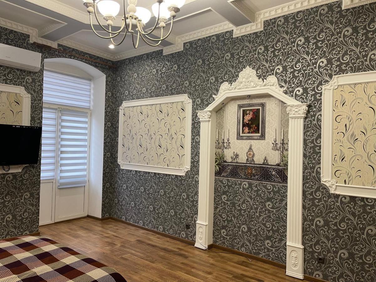 Lux Apartment In Zentrum Çernivtsi Dış mekan fotoğraf