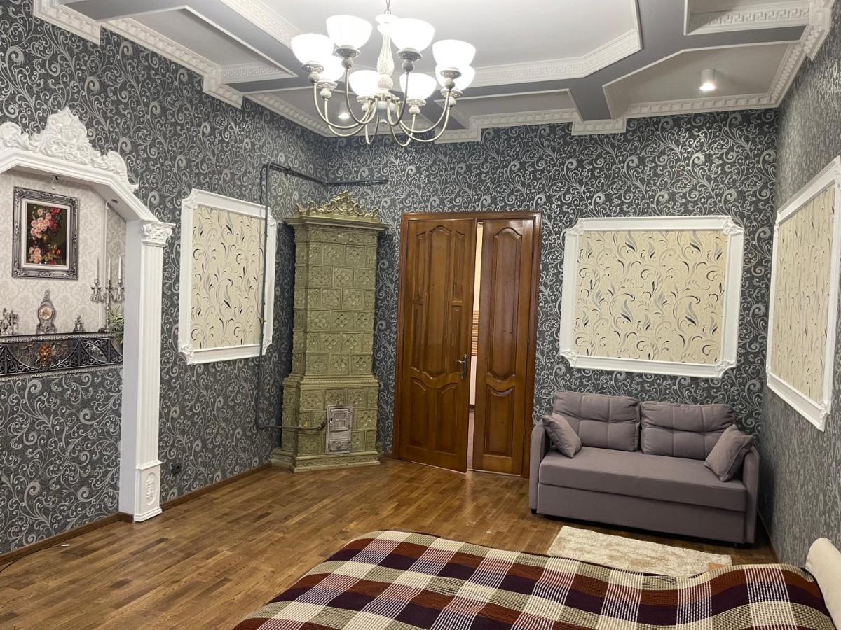 Lux Apartment In Zentrum Çernivtsi Dış mekan fotoğraf